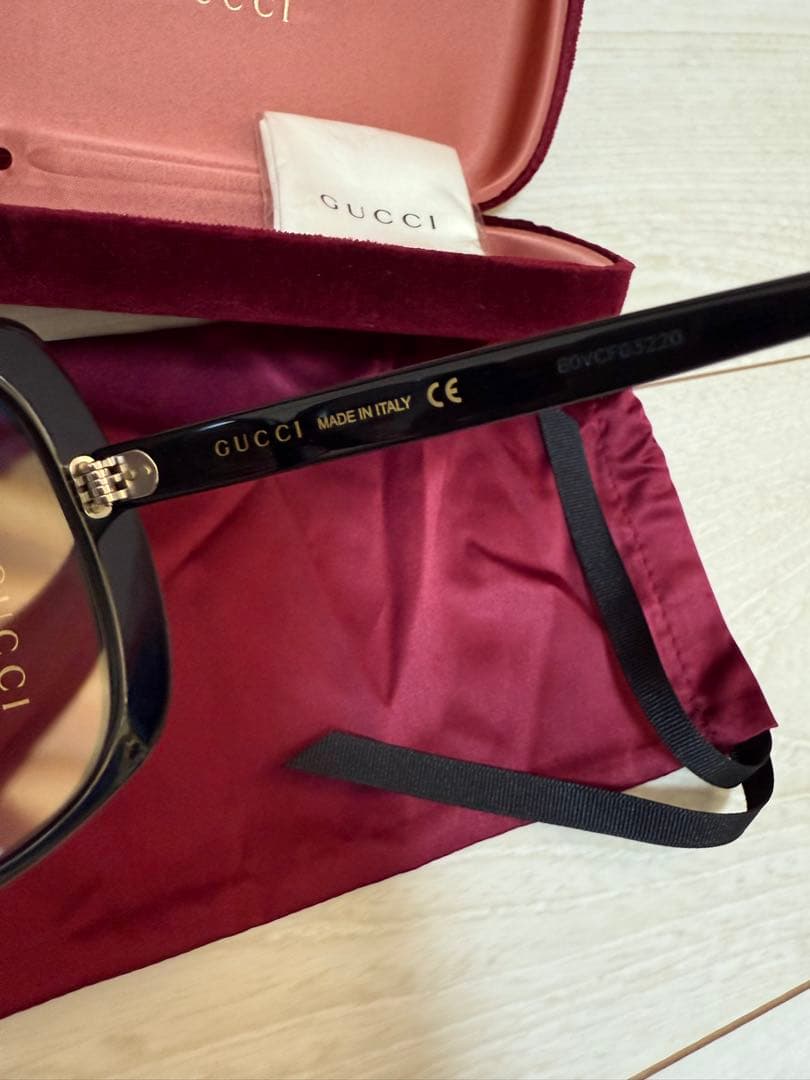 GUCCI ブラック オーバーサイズサングラス ケース付き　GUCCI正規店購入