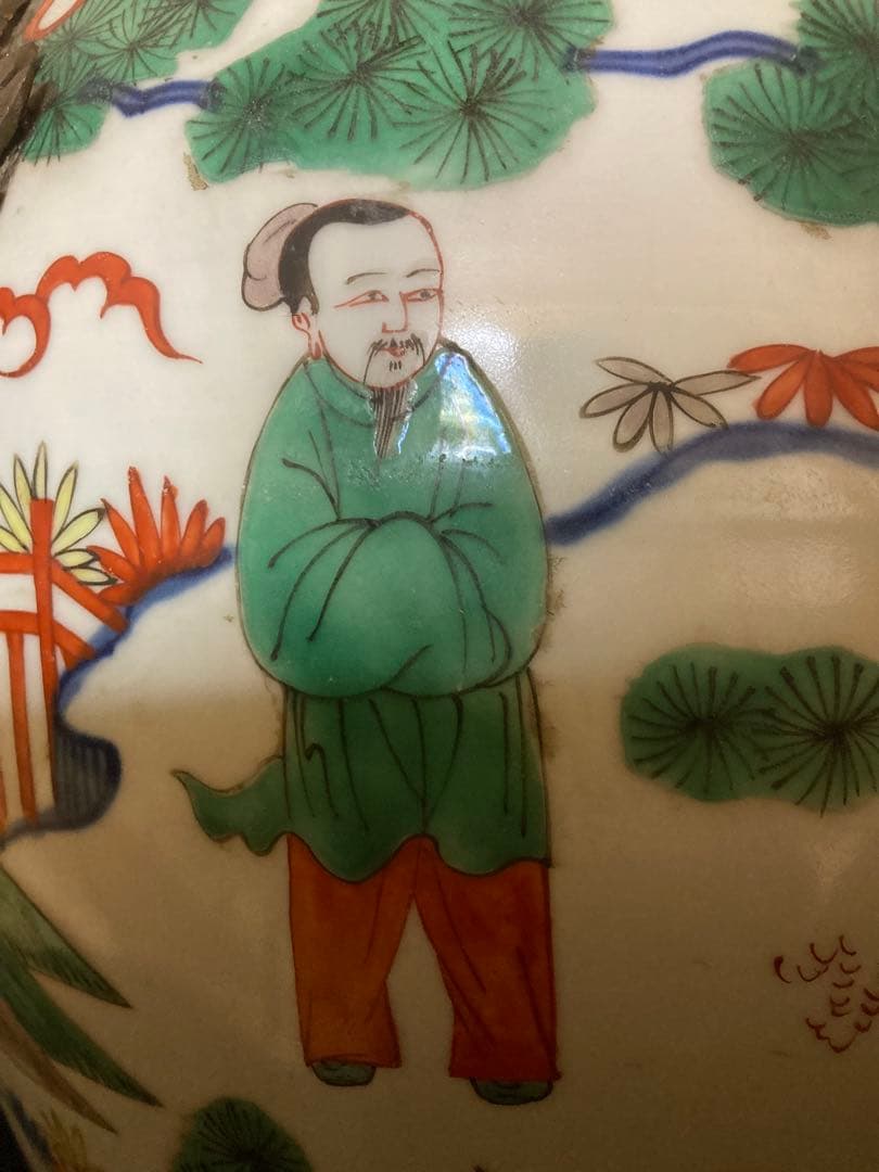 伝世品　中国明時代五彩人文壺　高さ37.8cm