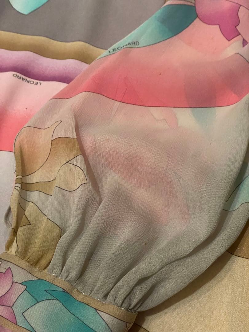 【レオナール LEONARD】ミモレ丈 ワンピース 長袖 花柄 ジャージーx絹