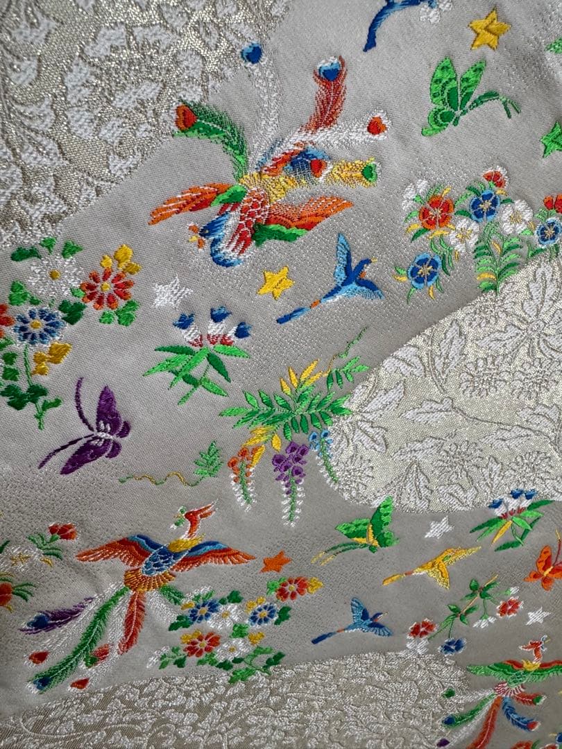 【銘品美品】西陣老舗機元「植山茂八織物」白地 唐織刺繍 紋織「花喰い鳥文図」
