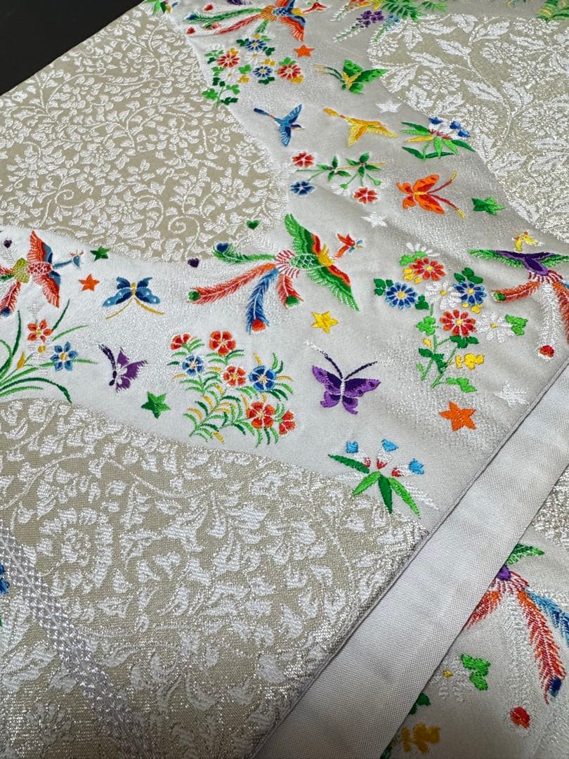 【銘品美品】西陣老舗機元「植山茂八織物」白地 唐織刺繍 紋織「花喰い鳥文図」