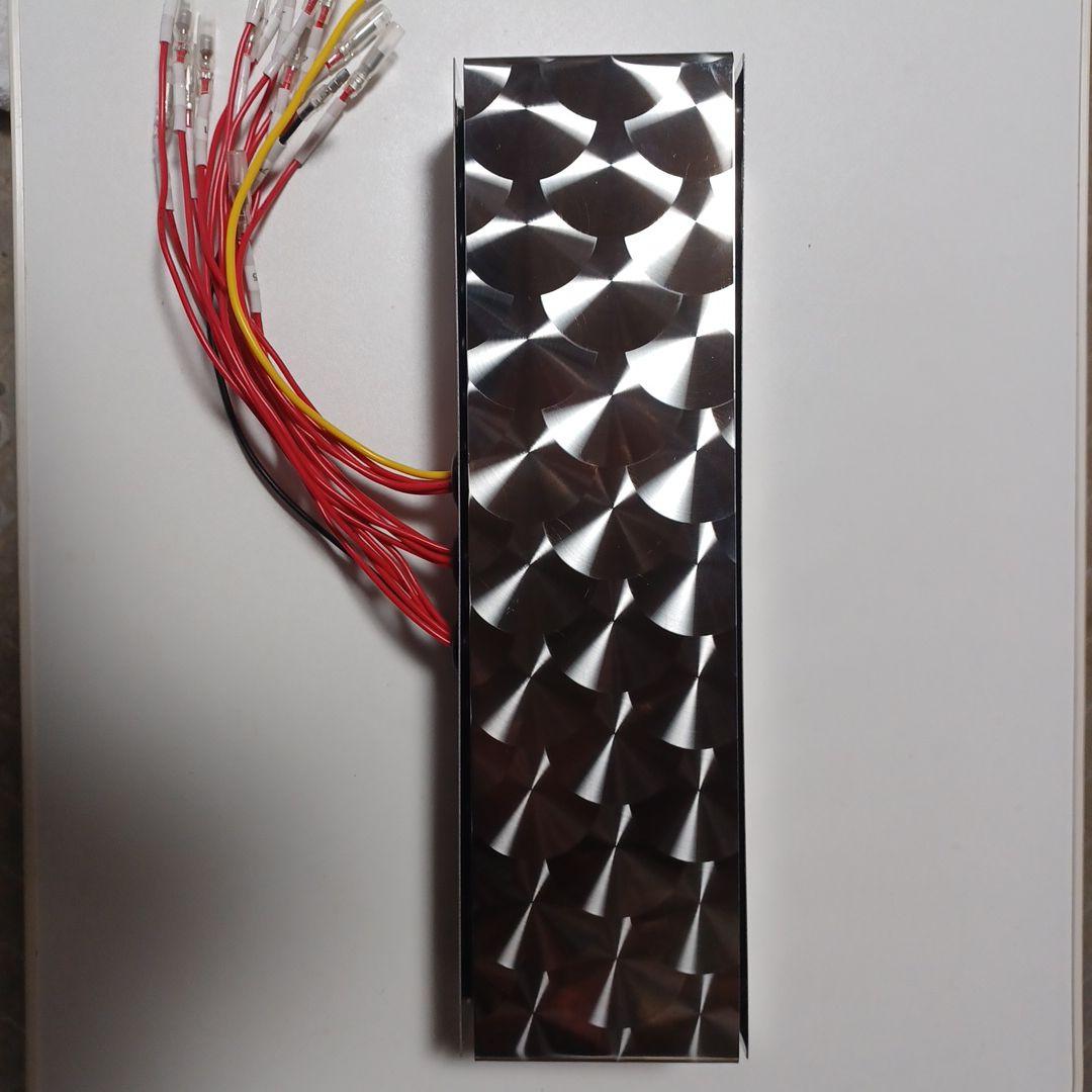 ゆうき出品　デコトラ　ウロコ仕上げ　15連スイッチボックス