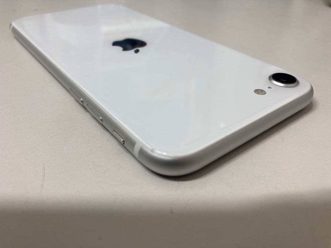iPhone SE2 64GB ホワイト　SIMフリー　K1971