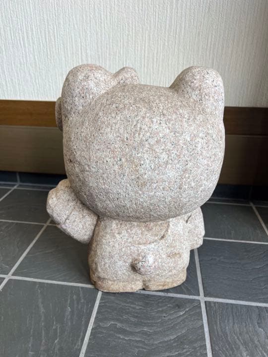 キティちゃんの石像