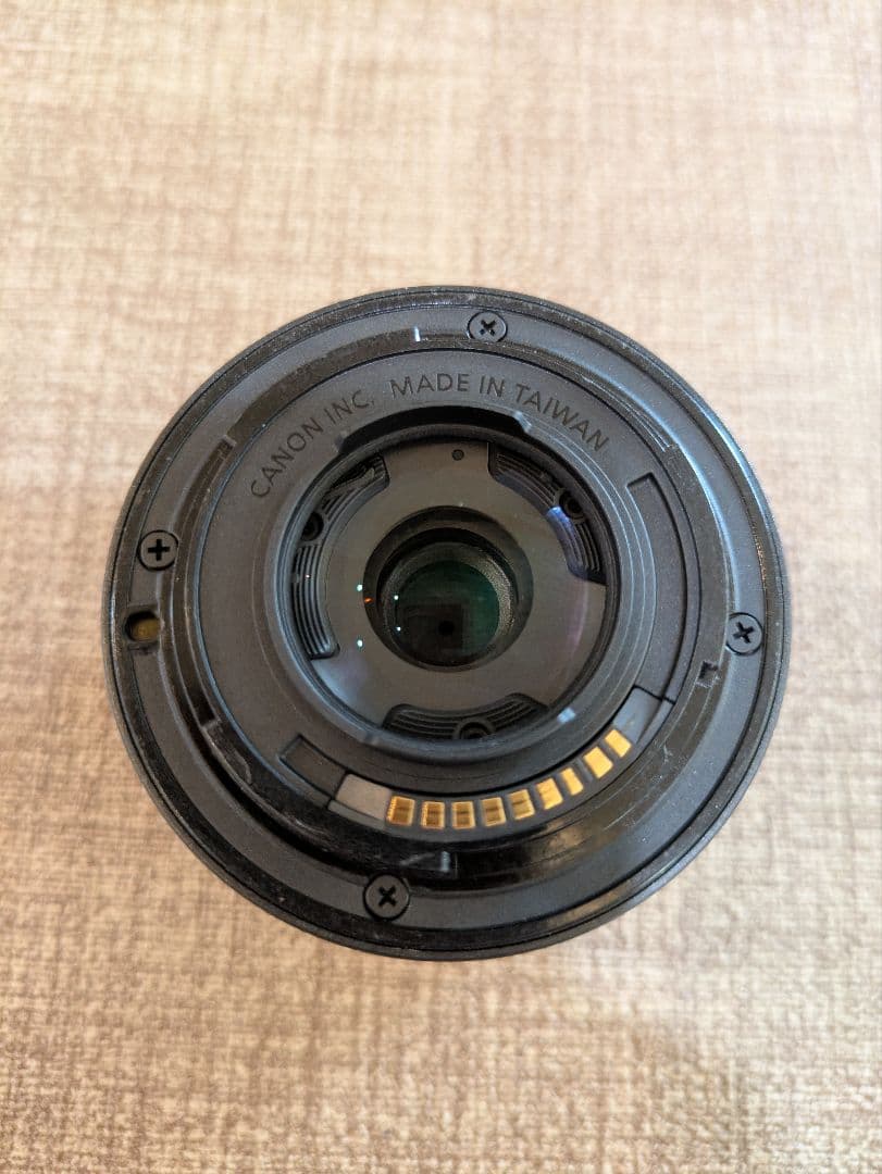 Canon EOS M200 バッテリーパック、レンズ、レンズカバー、充電器付き