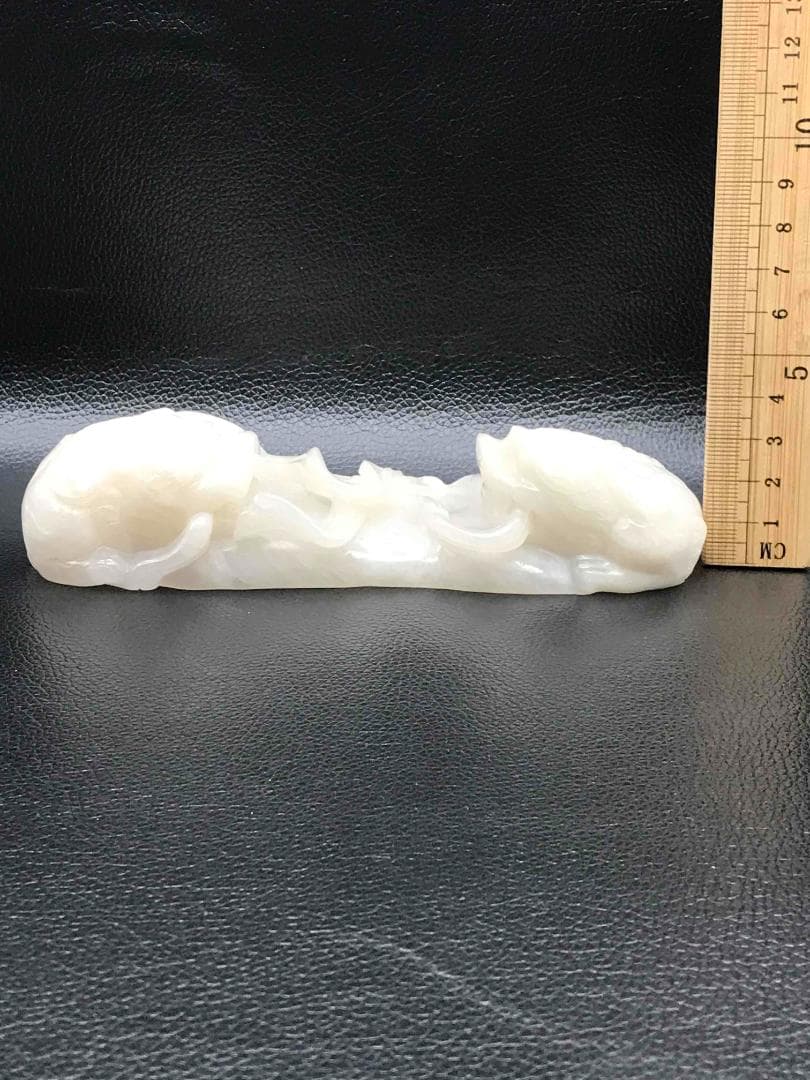 清時代　和田白玉 双神獣獅子彫水洗　白和田玉彫り　水指　水差し　文房(F-29)