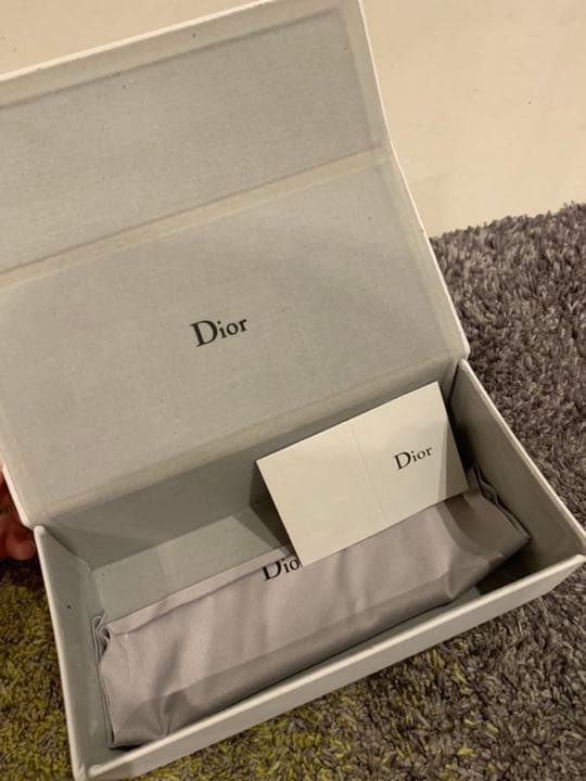 Diorのサングラス