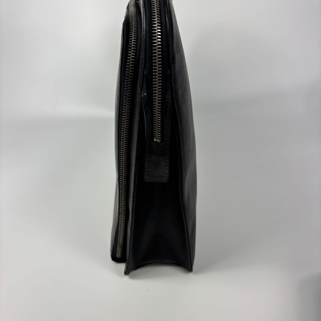 PRADA カバン ビジネスバッグ ブリーフケース 黒　サフィアーノ　鑑定済