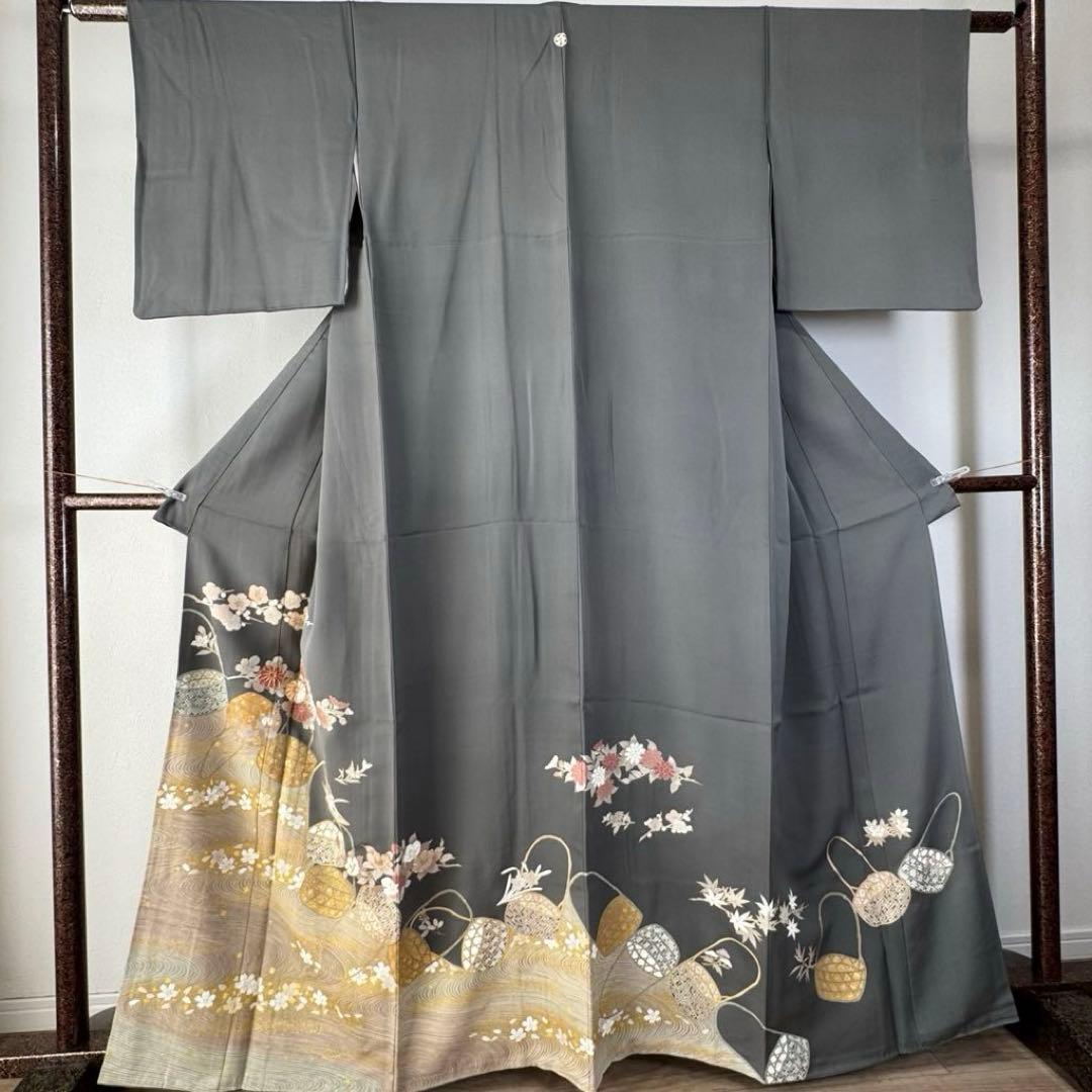 超美品　正絹　袷　現代　広襟　色留袖　着物　 164裄64 グレー　一紋　刺繍