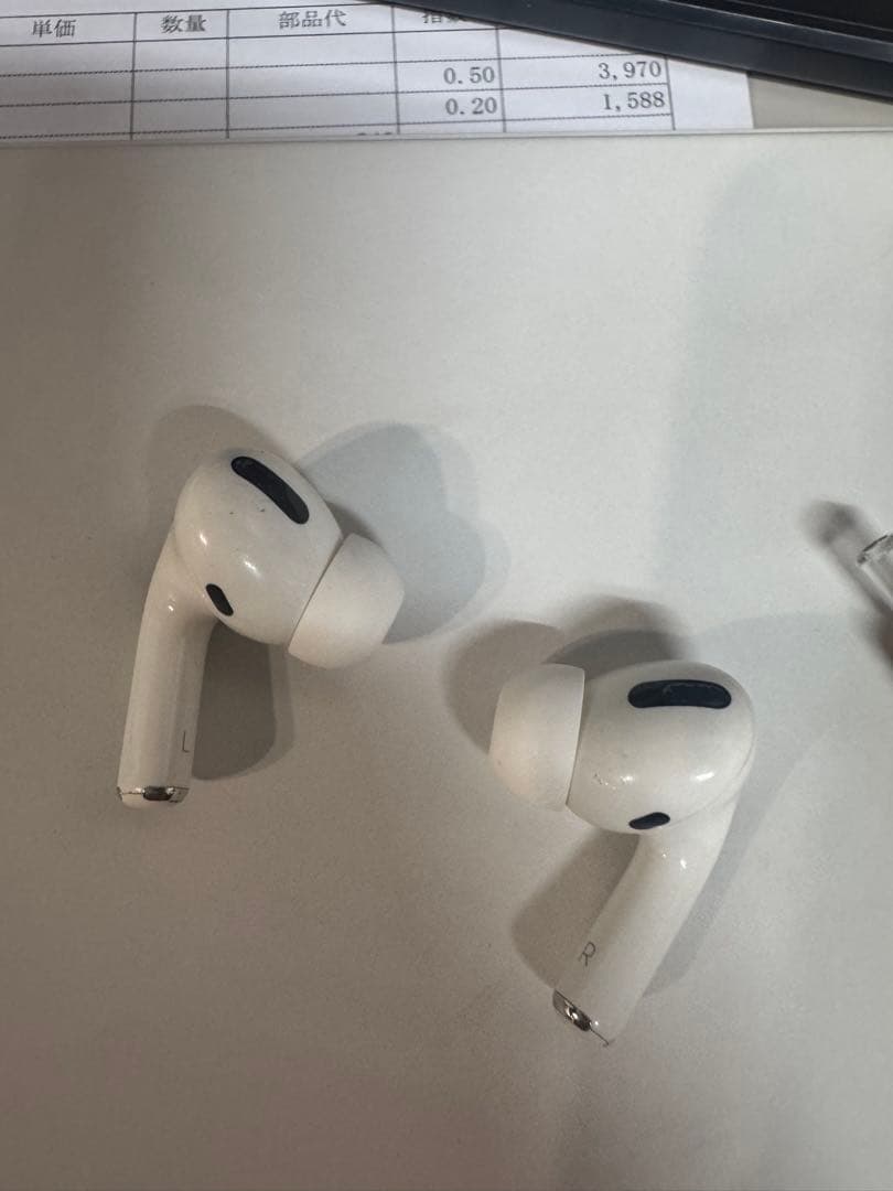 AirPods Pro 第一世代　本体 ホワイト ケース