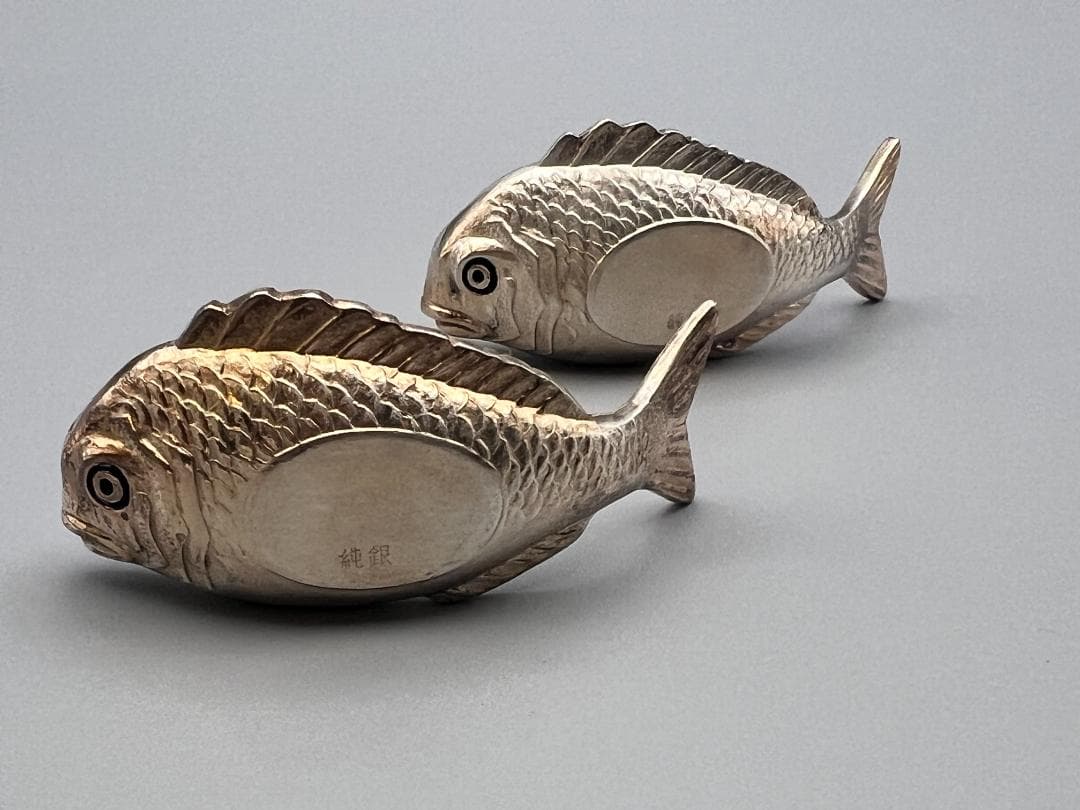 【海】純銀　鯛形　箸置き　2個　銀製　銀製品　銀器　台所用品　置物　重量約28g