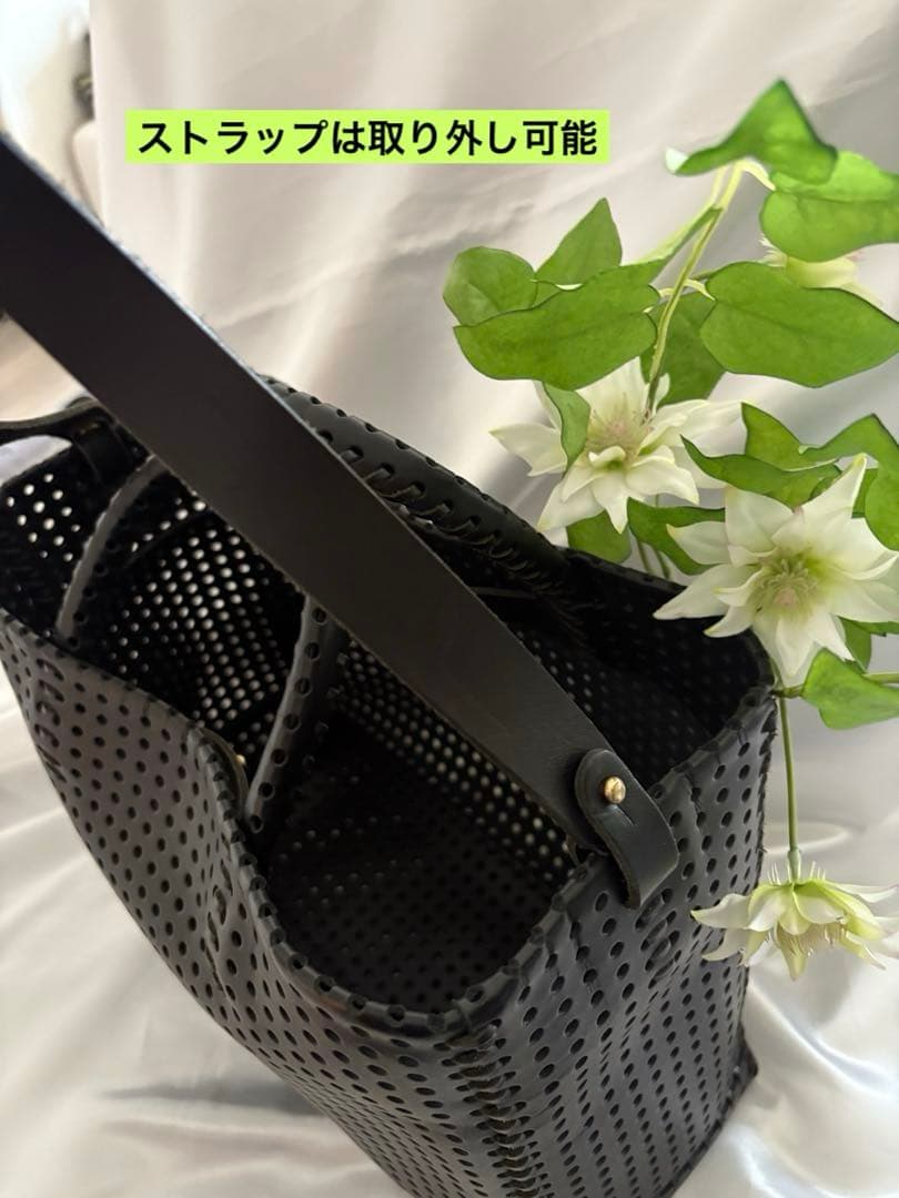 iro se パンチングレザーカゴバッグ