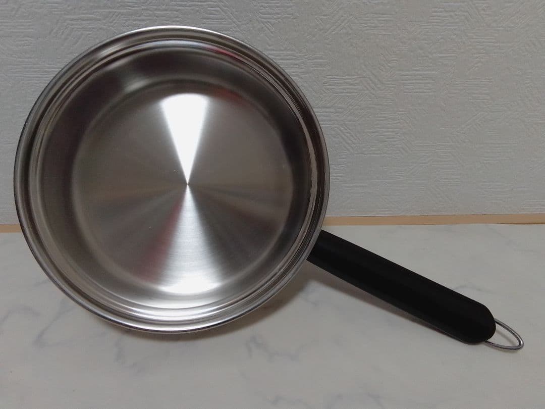 ☆未使用☆ Amway アムウェイ 中フライパン 片手鍋 クイーン