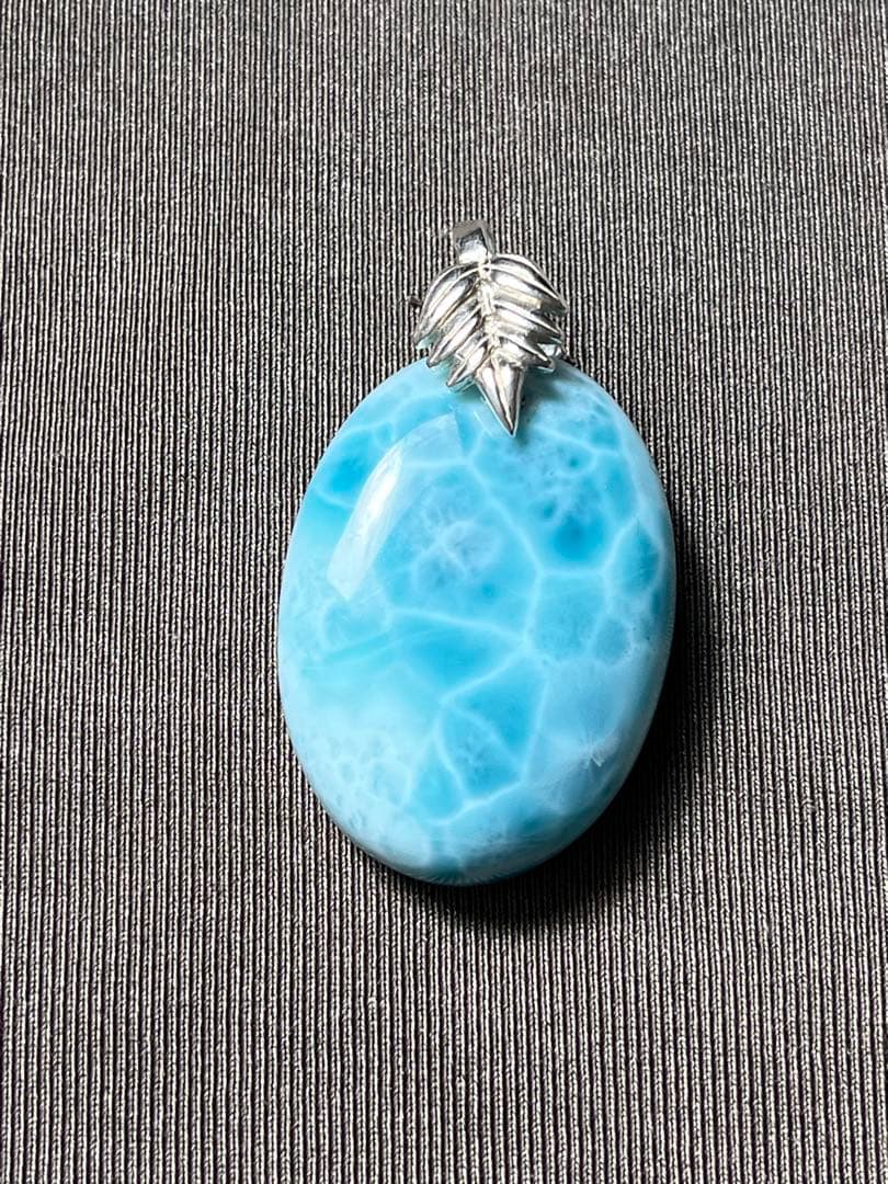 天然石ラリマー☆高品質！オーバル型ペンダントトップ☆リーフ型バチカンがステキ！