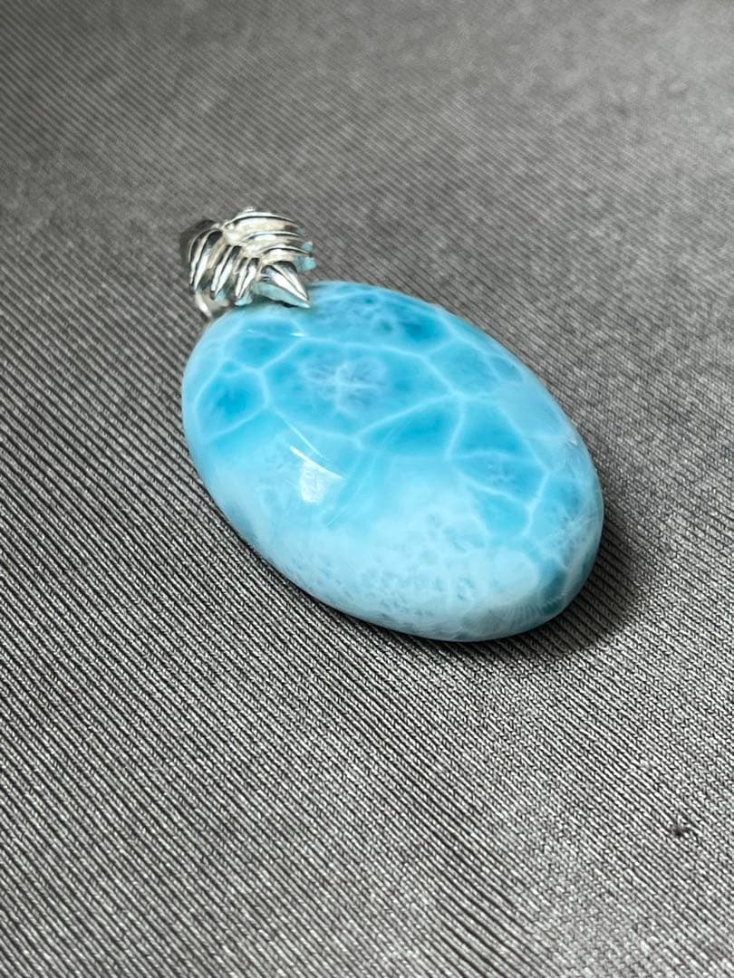 天然石ラリマー☆高品質！オーバル型ペンダントトップ☆リーフ型バチカンがステキ！