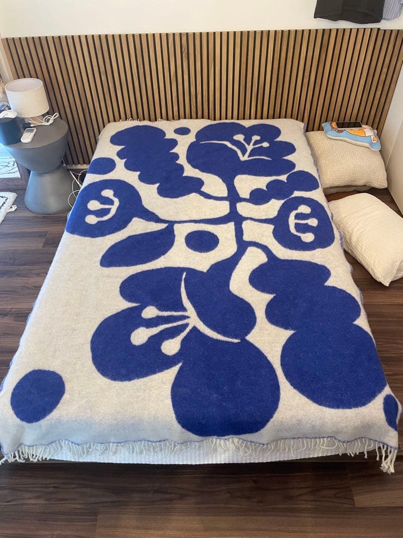 ARKET ブルーブランケット