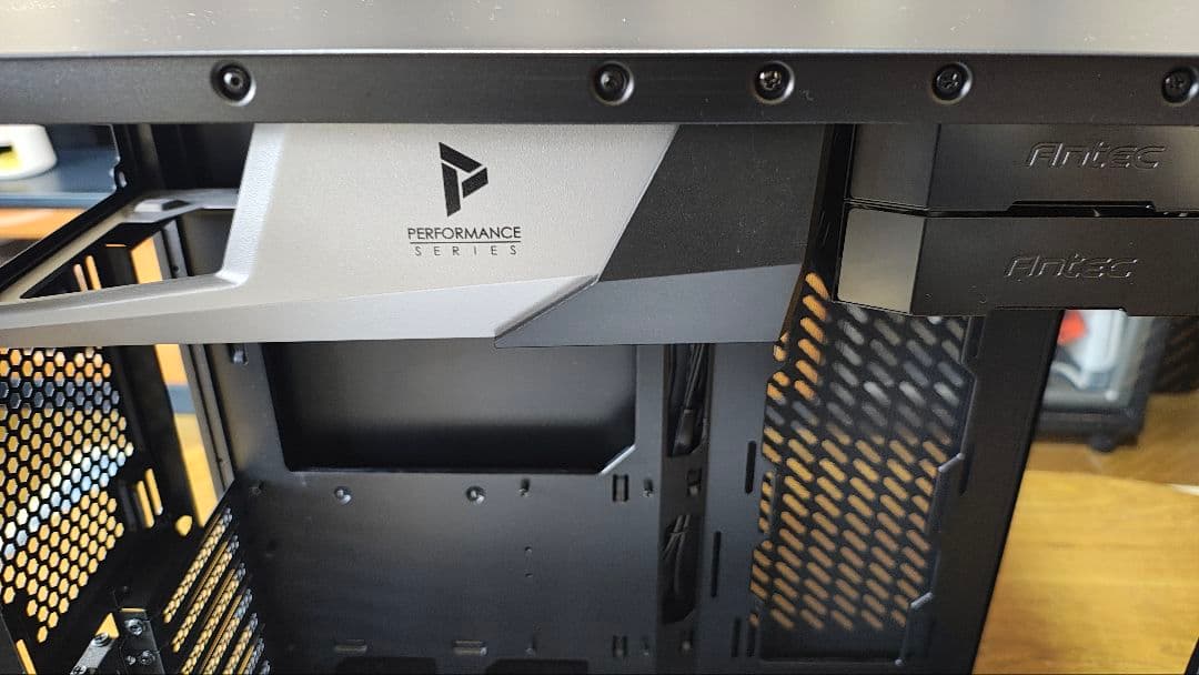 P120 CRYSTAL ミドルタワー PCケース