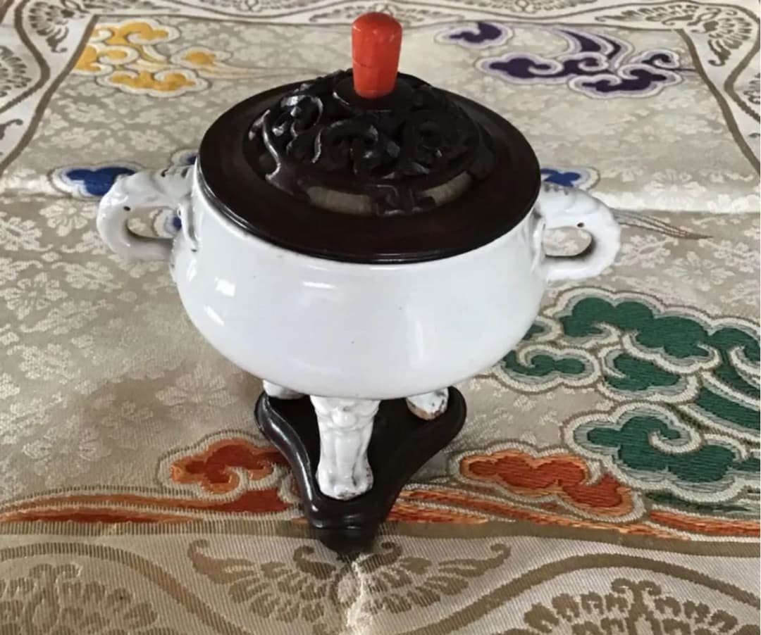 【徳化窯 白高麗香炉】