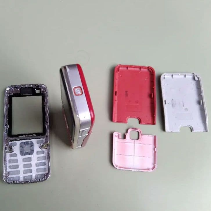 ＮＴＴドコモ ノキア NM706i 稼働品 本体 （充電器／取扱説明書／ＣＤ付）