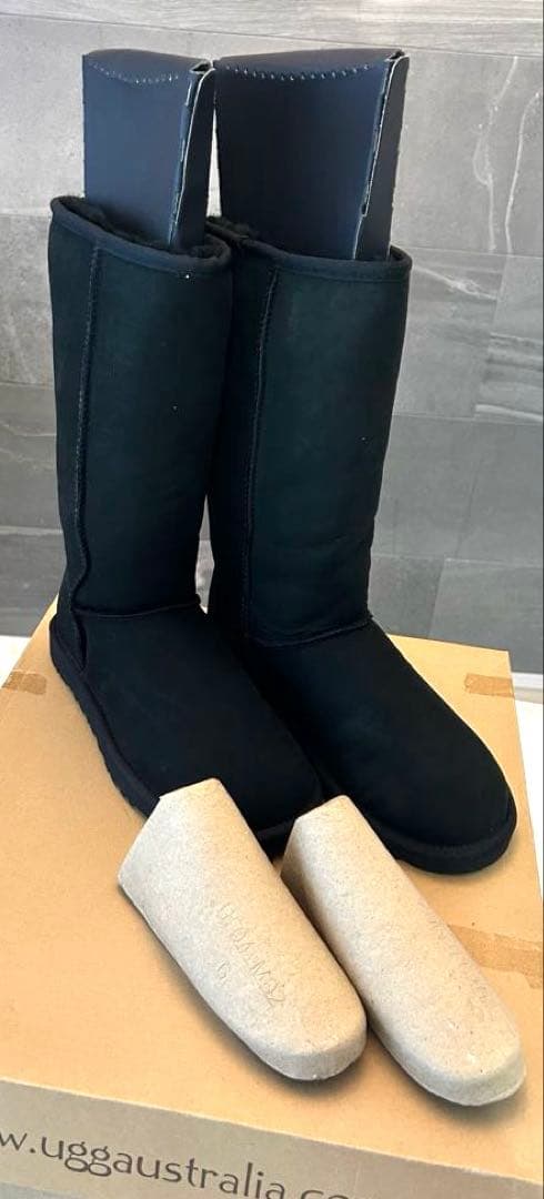 新品未使用⭐︎UGGブラック クラシックトールムートンブーツ サイズ6