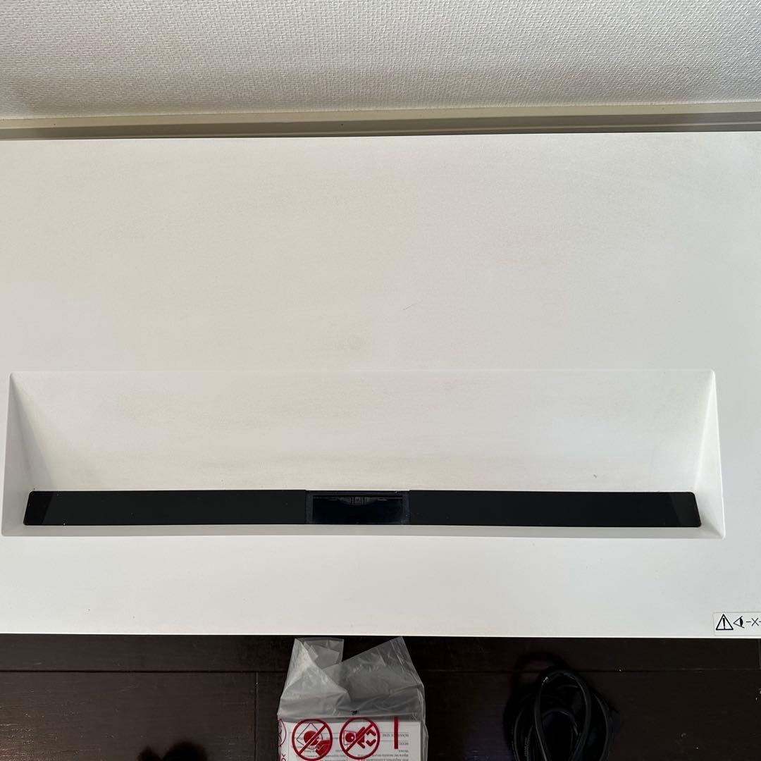 LG CineBeam HU715Q プロジェクター 本体 + スクリーン