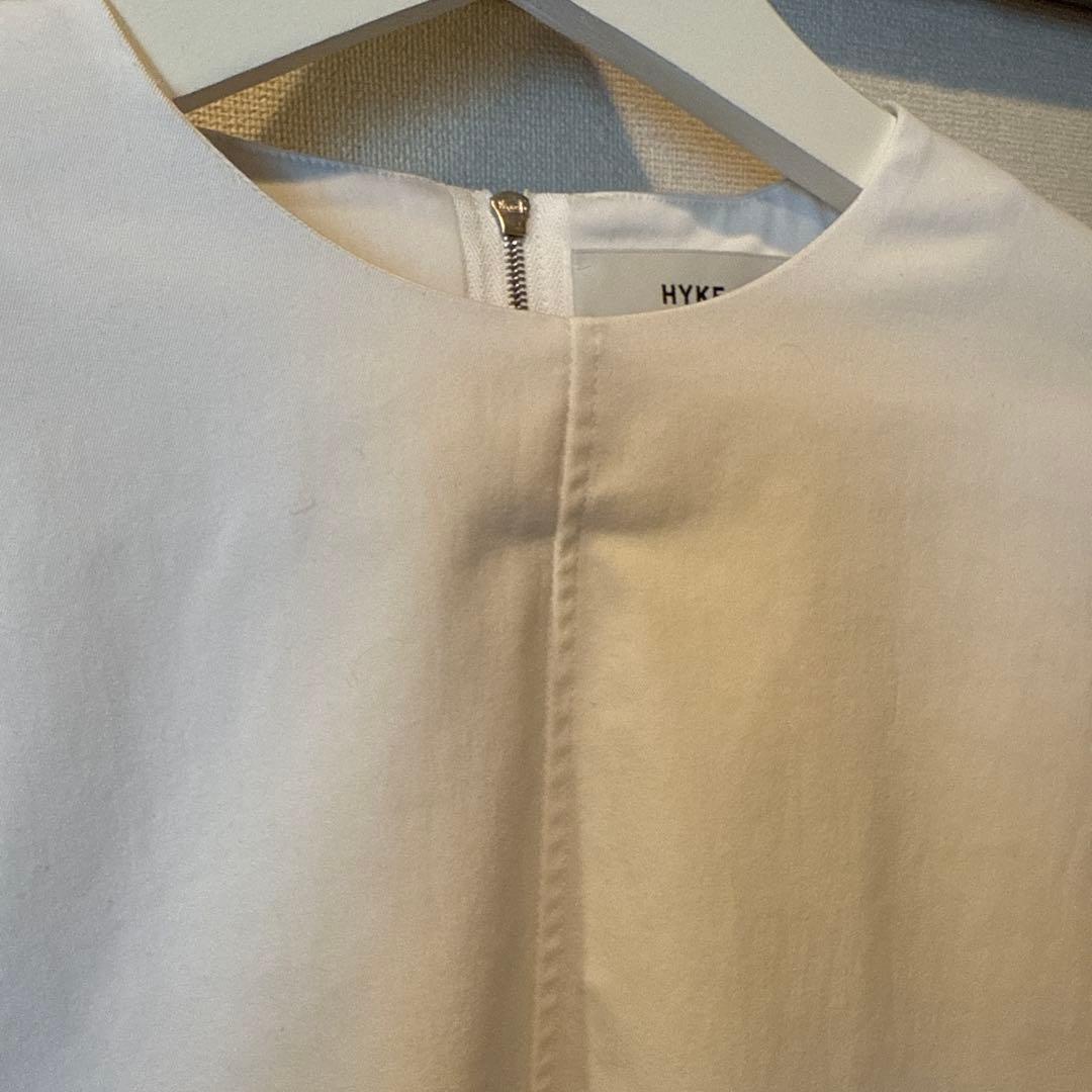 HYKE クルーネックホワイト コットン 長袖シャツ