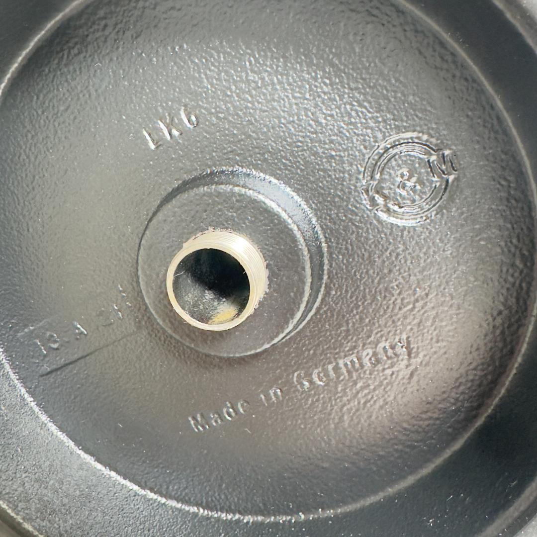 美品　K&M ケーアンドエム 卓上スピーカースタンド２本セット