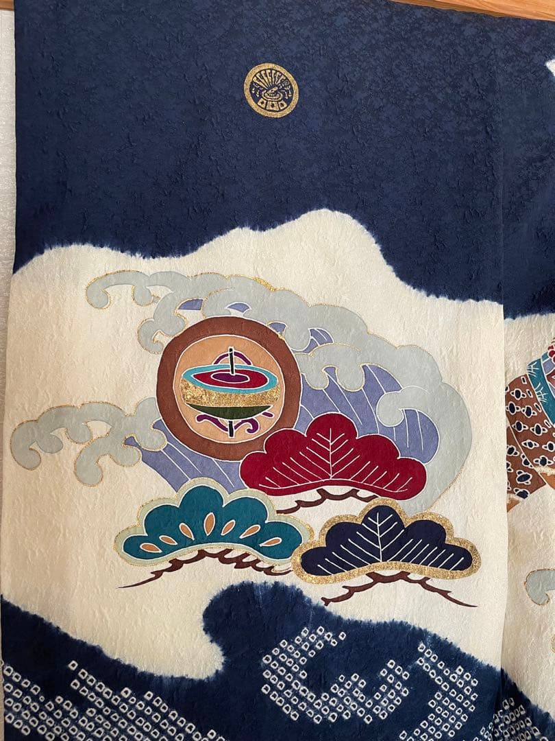 美品　絹　男の子　七五三用 お宮参り　結婚式　紺色の宝船と波模様と兜の刺繍　着物
