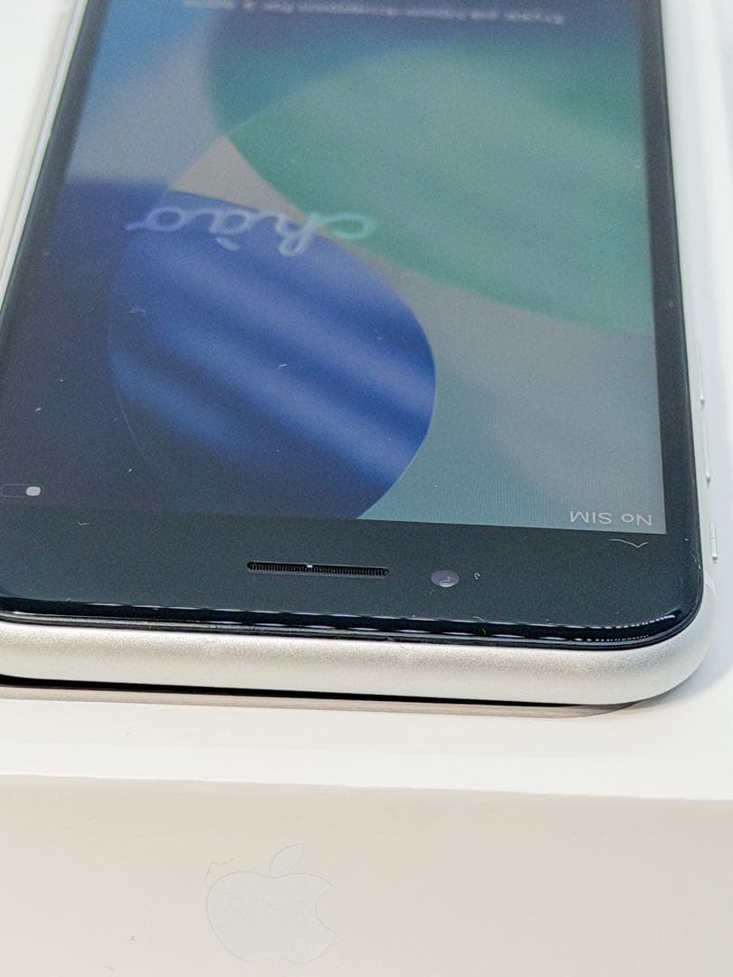 【極上品】iPhone SE 第2世代 64GB ホワイト バッテリー新品