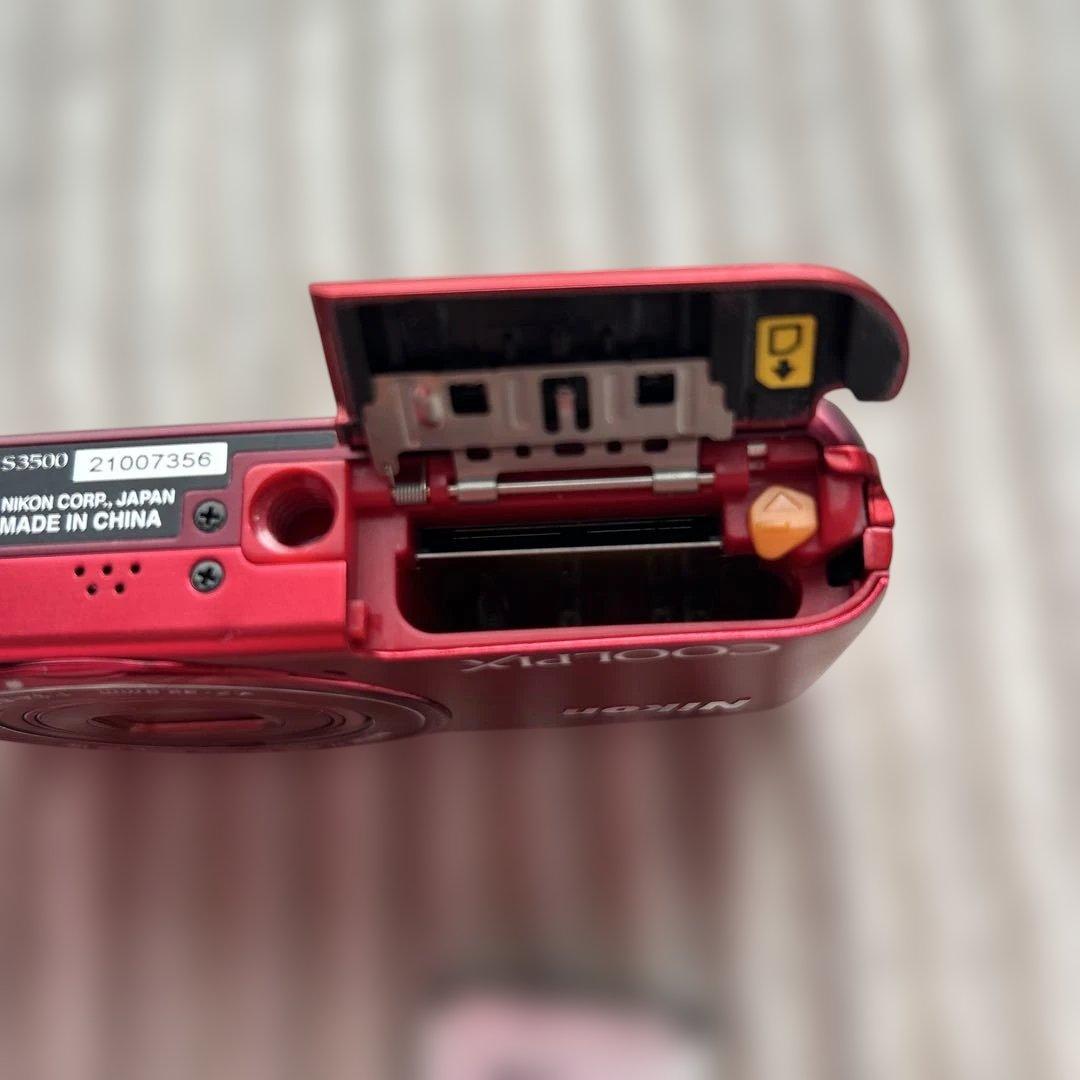 NIKON coolpix ニコン クールピクス　s3500 レッド