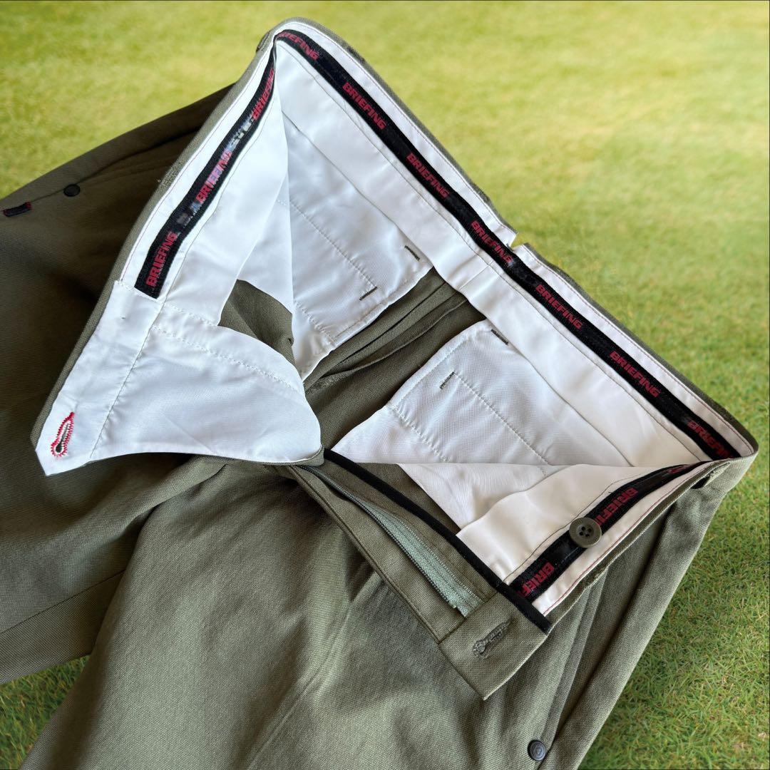 未使用級　ブリーフィングゴルフ　パンツ　S〜M相当　タック入り　カーキ　リネン混