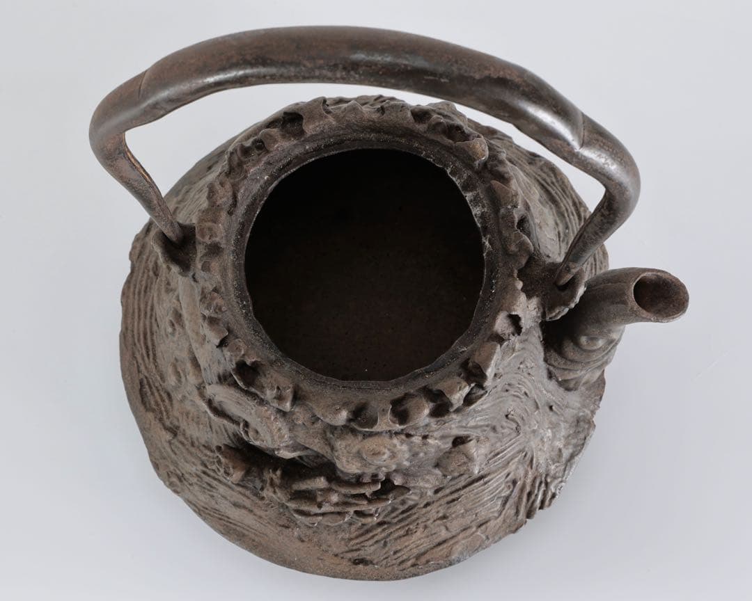 時代鉄瓶 雲龍文 高肉彫 荒磯岩肌造形 銅蓋 茶道具 煎茶道具 古美術品 骨董品