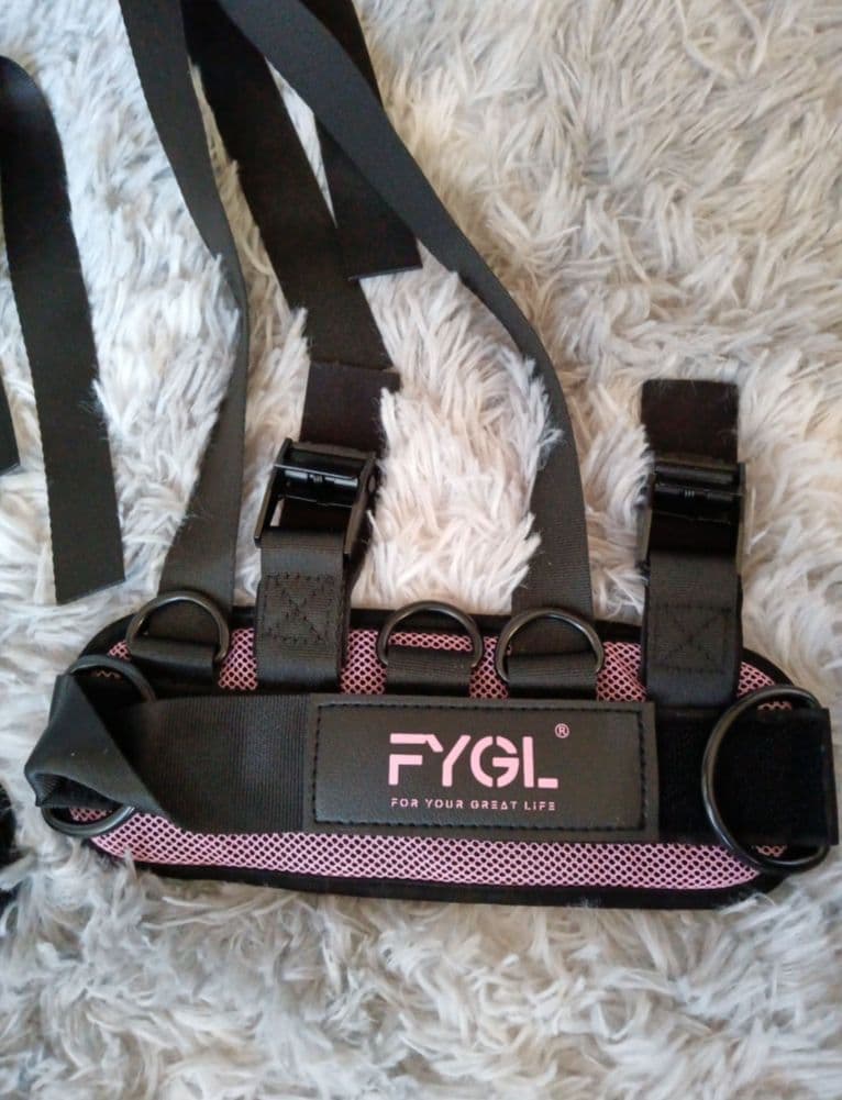 アンクルストラップ ケーブルマシン　ピンク　レッグストレングス　トレーニング