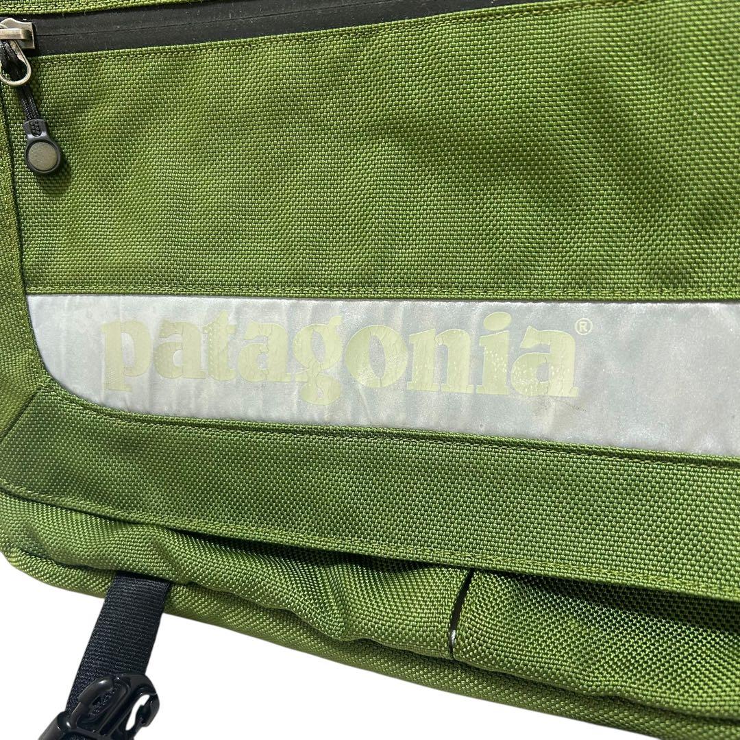 Patagonia ハーフマス　ショルダーバッグ　グリーン　メッセンジャーバッグ