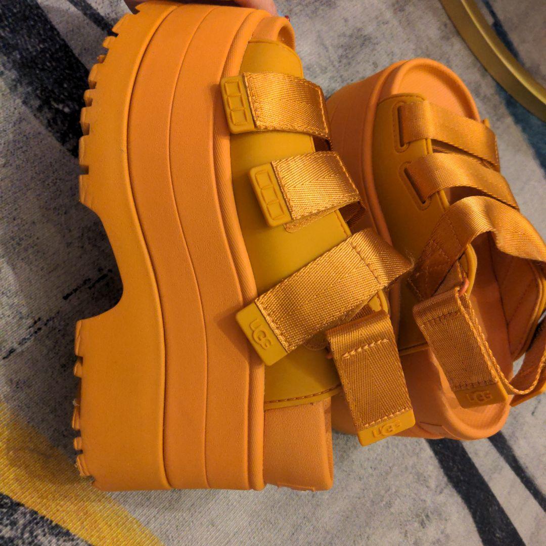 今季限定値下げ！UGG★オレンジ スポーツサンダル 厚底