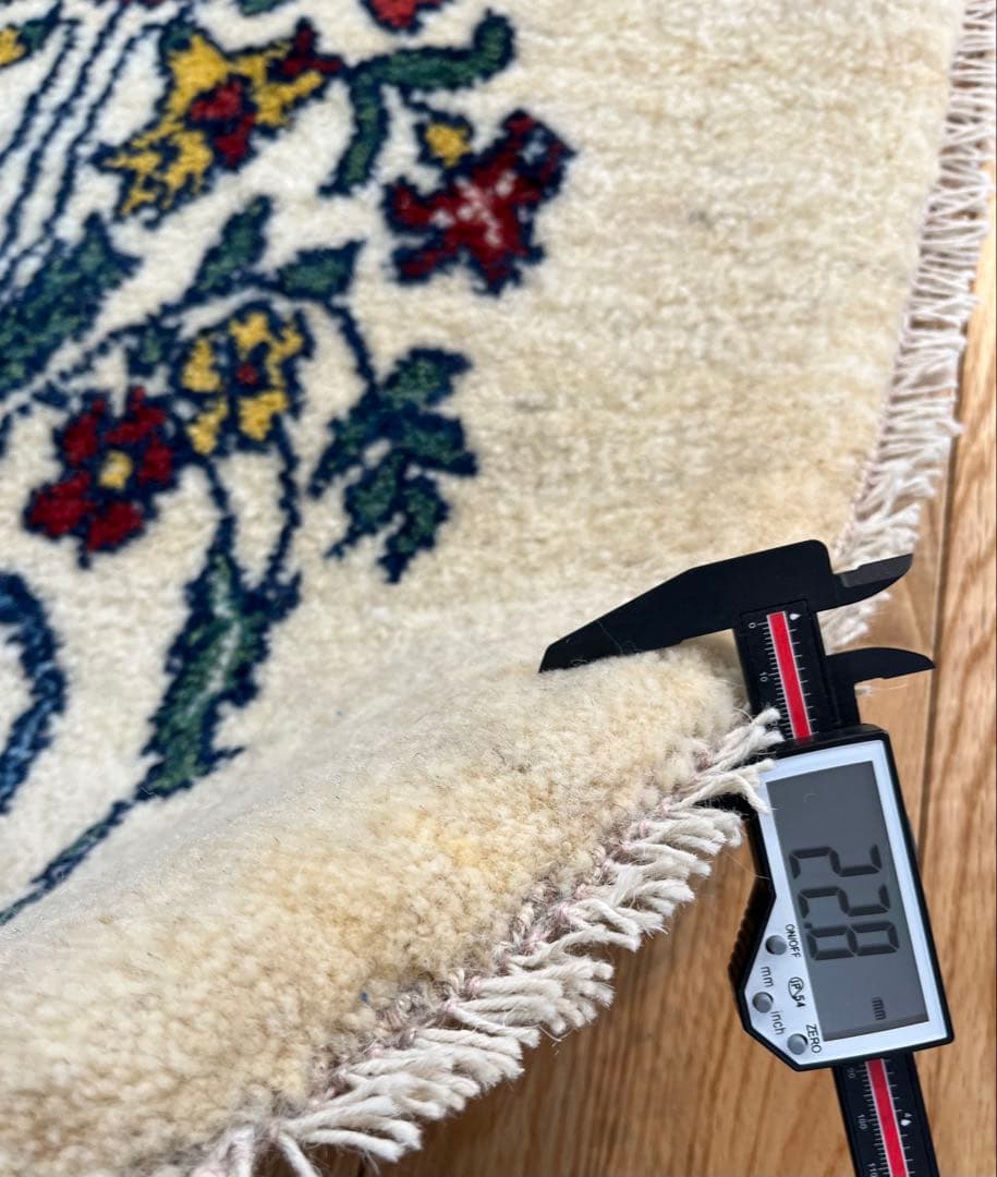 【キャンペーン】ペルシャ　ギャッベ　小判型　92×62　アイボリー　花瓶　花