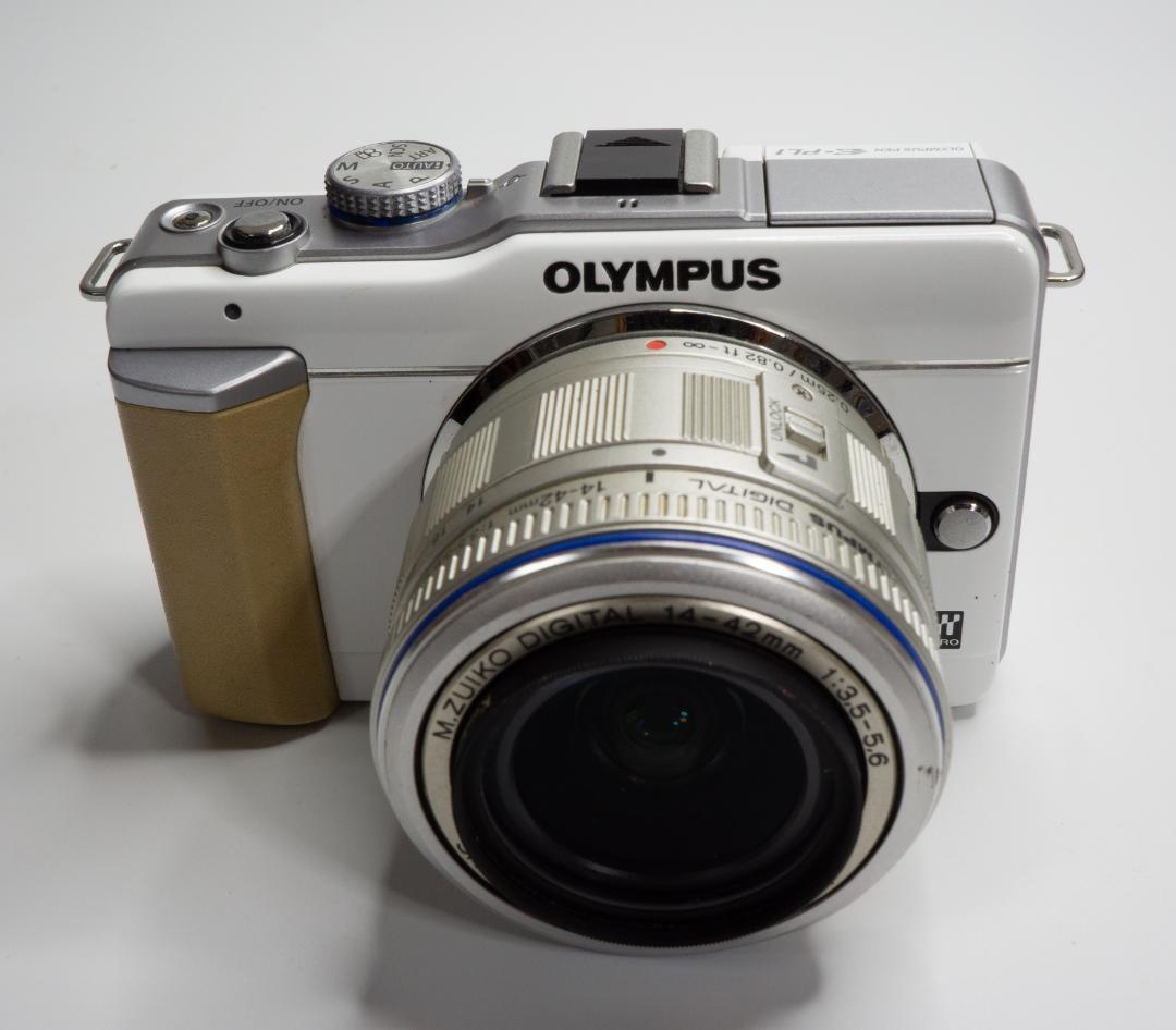 オリンパスPEN E-PL1ボディ＆ズームレンズ＆バッテリー、充電器など