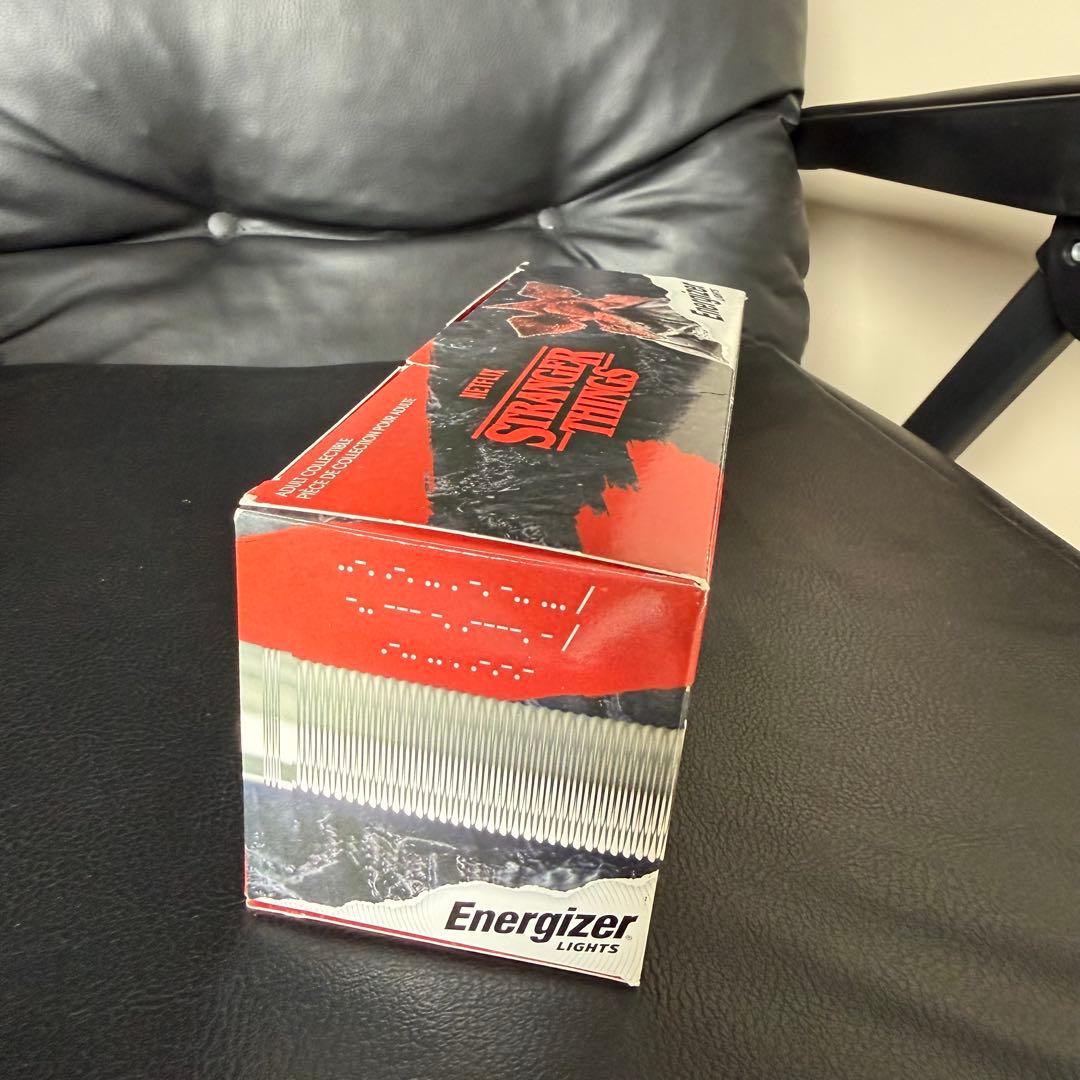 ストレンジャーシングス 懐中電灯