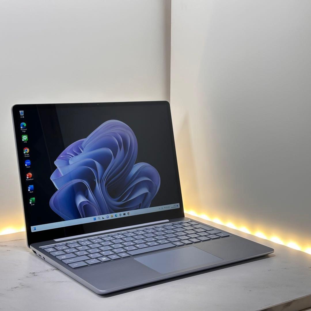【極美品SA】Surface Laptop Go3 i5/8/256