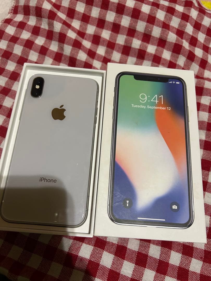 【美品】Apple iPhone X 本体 箱あり