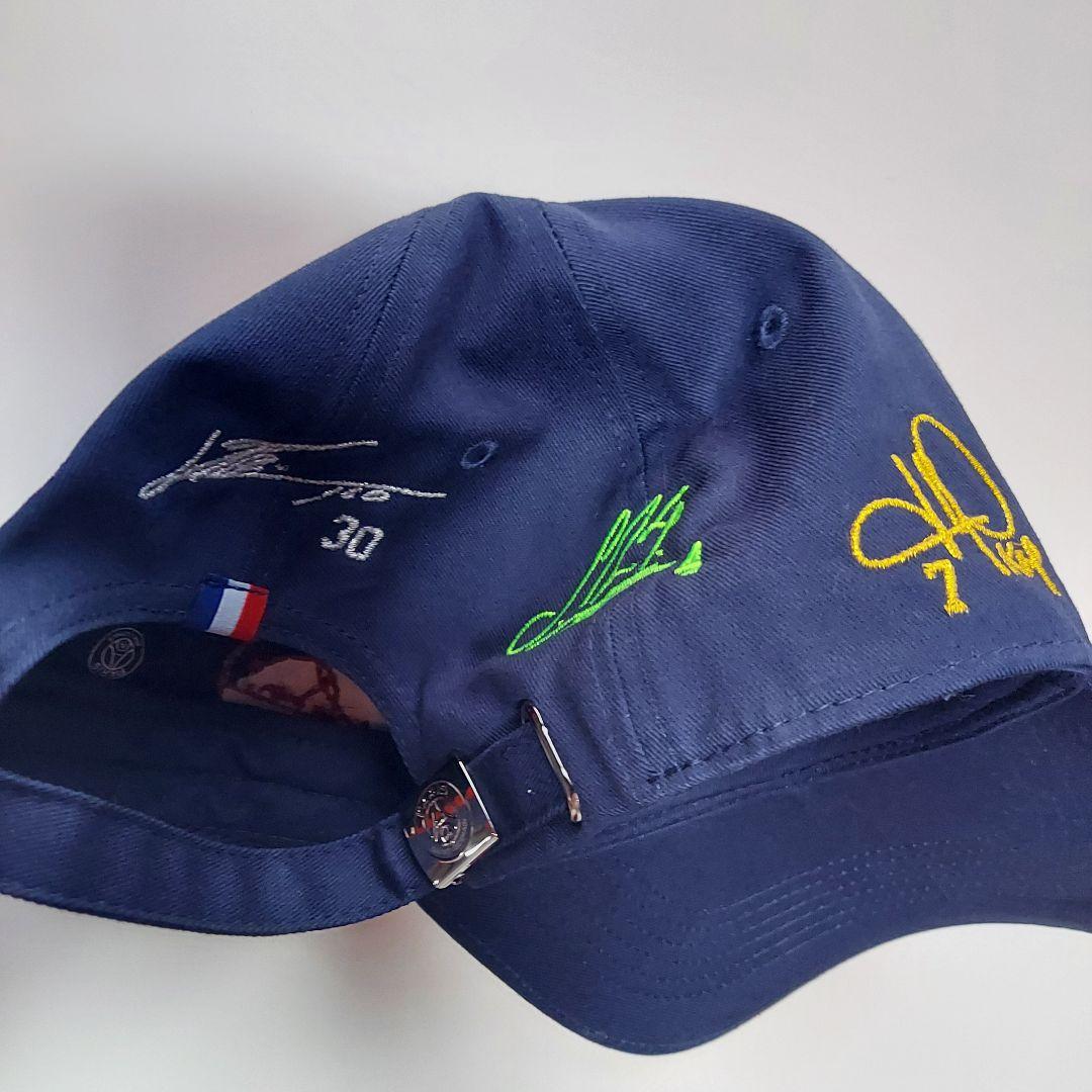 パリサンジェルマン　サッカー　【新品】　キャップ　現地刺繍　5人のサイン入り