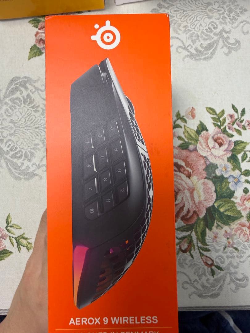 SteelSeries Aerox 9 Wireless 本体