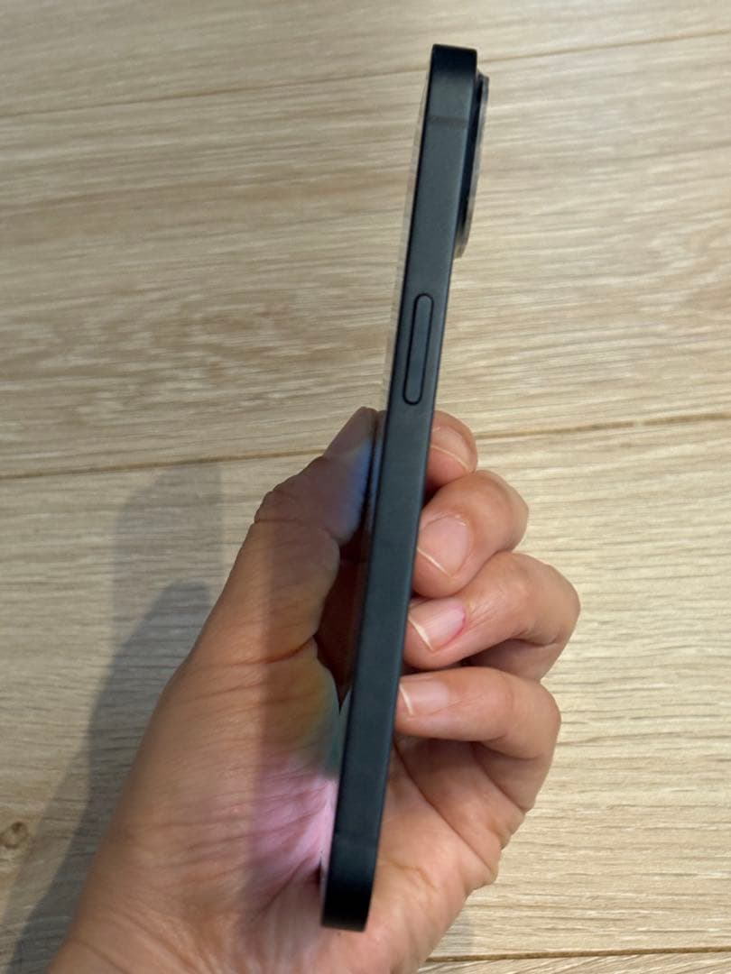 Apple iPhone 13 ミッドナイト 本体　SIMフリー　87%