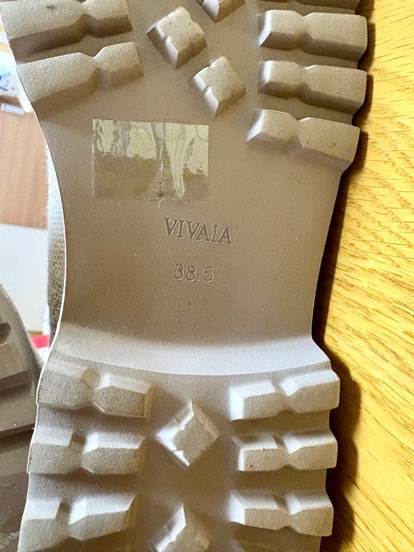 VIVAIAビバイアブーツ今期販売中38.5 24.5センチ美品オートミール