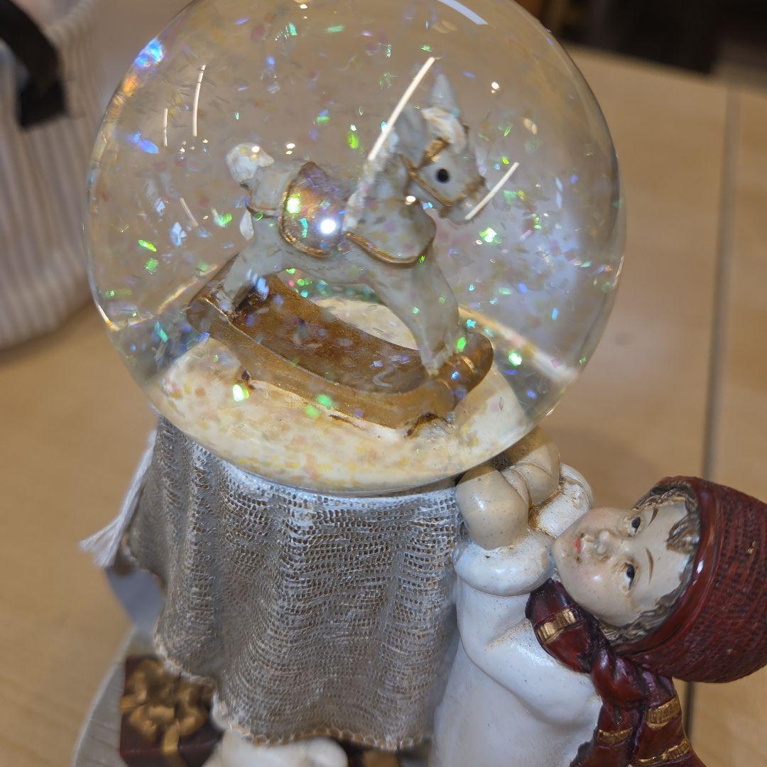 J*N様 ハルモニア　スノードーム 子供と馬のオブジェ