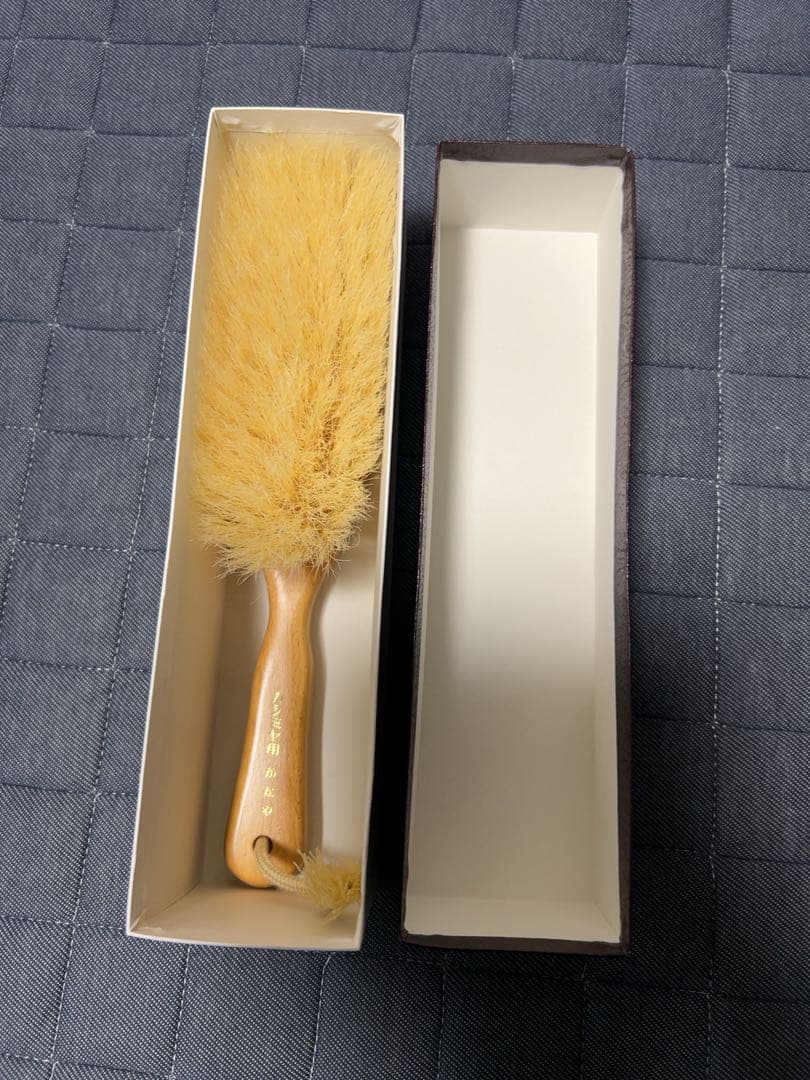 カシミアブラシ　高級洋服のお手入れに最適