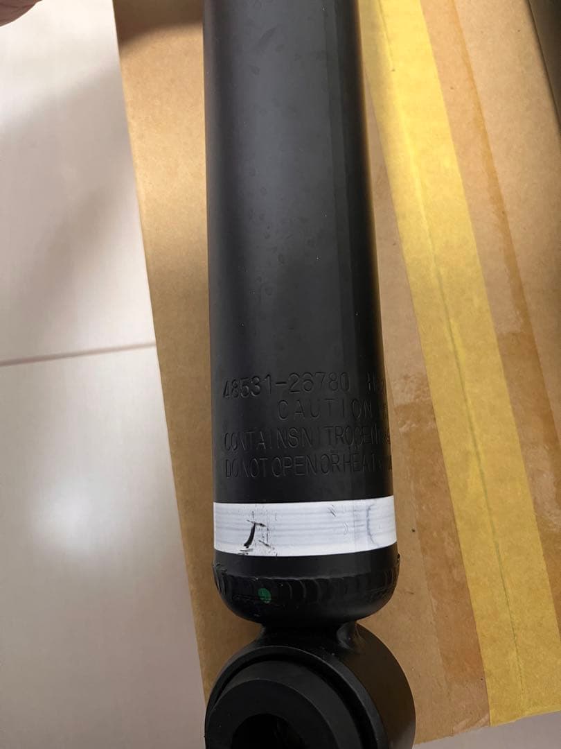 ハイエース200系8型新車外しショックアブソーバー2025年8月納車外し