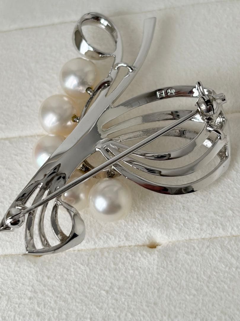 パンです‼️ ミキモト　ブローチ