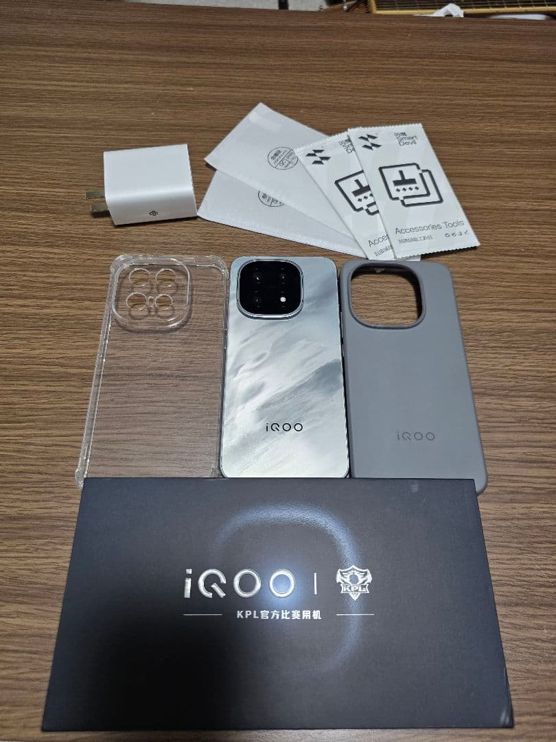 iQOO 15 12GB/256GB 本体