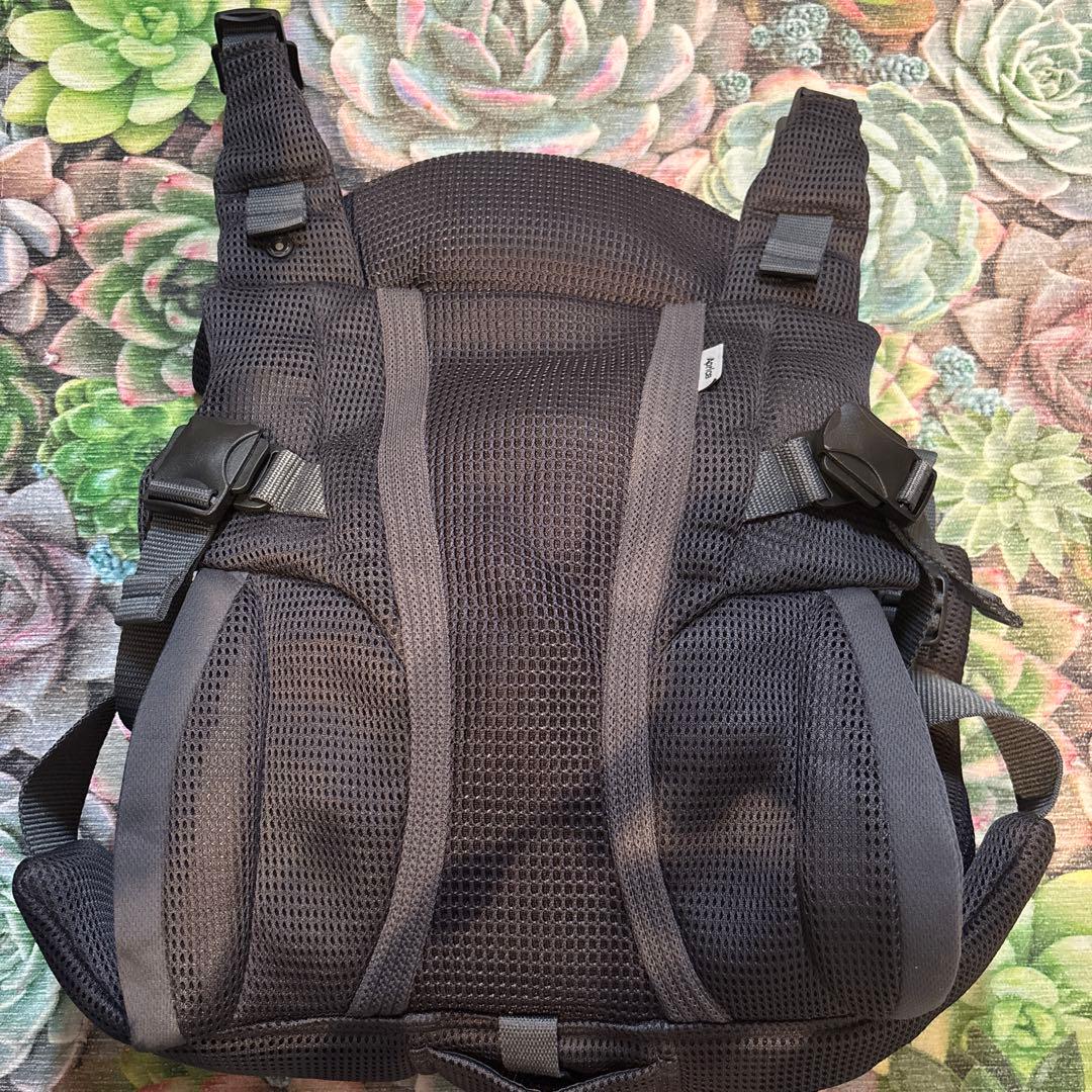 アップリカ　ラクリス　抱っこひも　抱っこ紐　ダークグレー